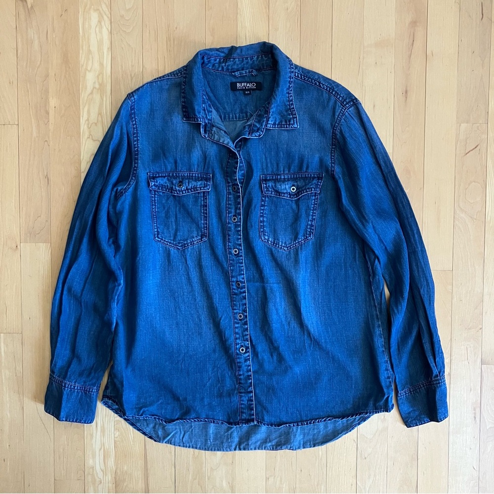 2/$20 Buffalo chambray denim shirt size Medium